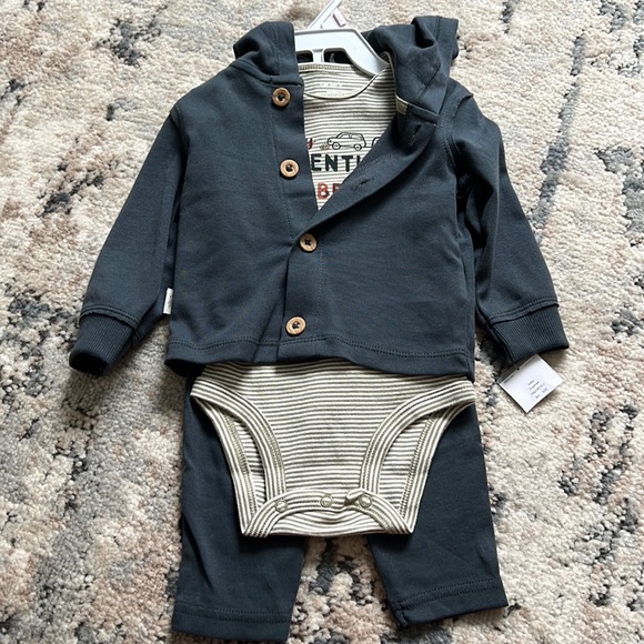 SOLD 6M Carter's 3 Piece Set - Picture 1 of 5